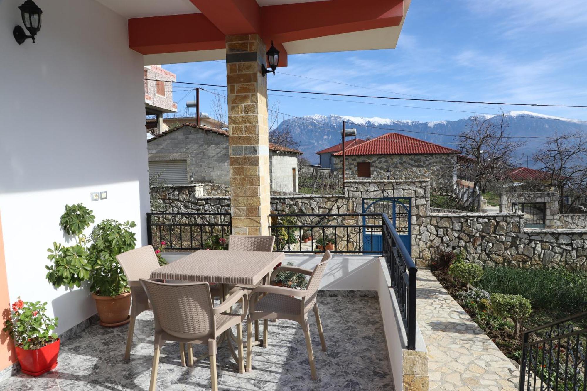 Villa Xherimeja Family Oasis Berat Habitación foto